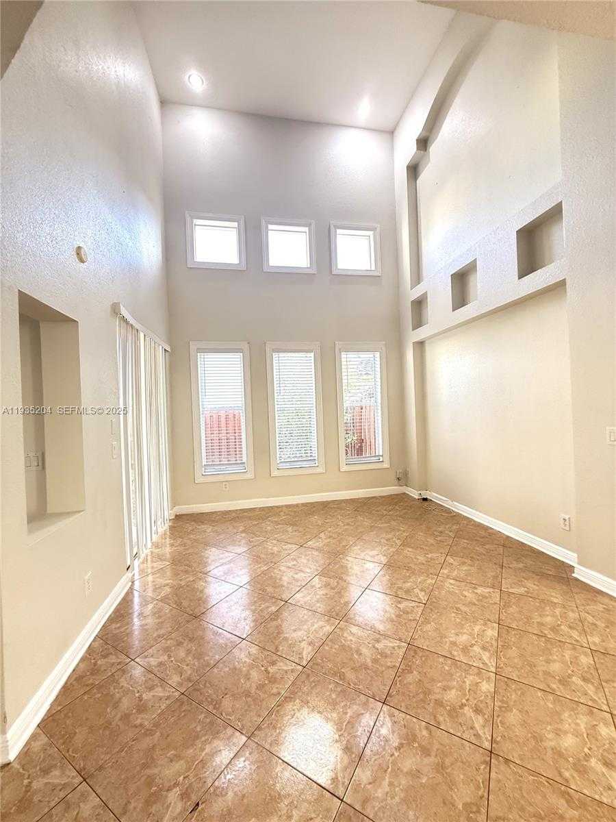 Small Image of 5081 SOUTH WEST 136TH TER, Miramar Number 4