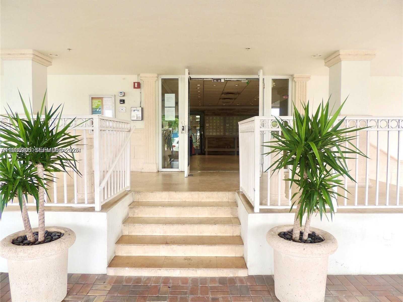 Small Image of 7545 EAST TREASURE DR #9H, North Bay Village Number 6