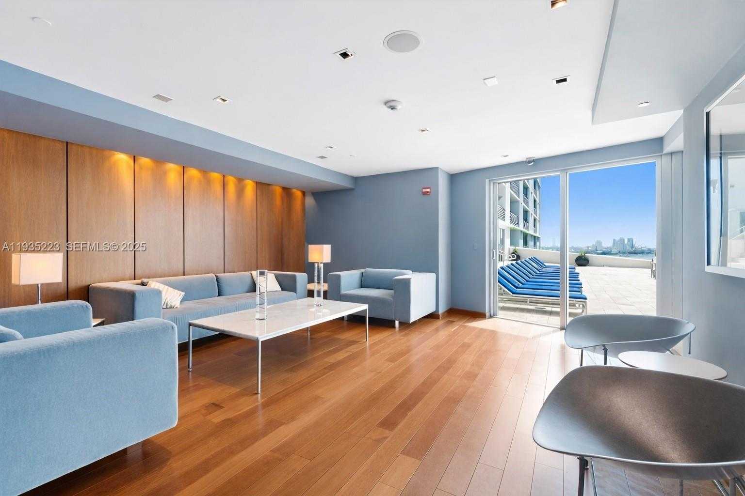 Small Image of 325 SOUTH BISCAYNE BLVD #14, Miami Number 14