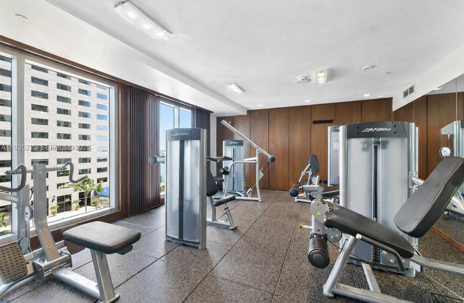 Small Image of 325 SOUTH BISCAYNE BLVD #14, Miami Number 18