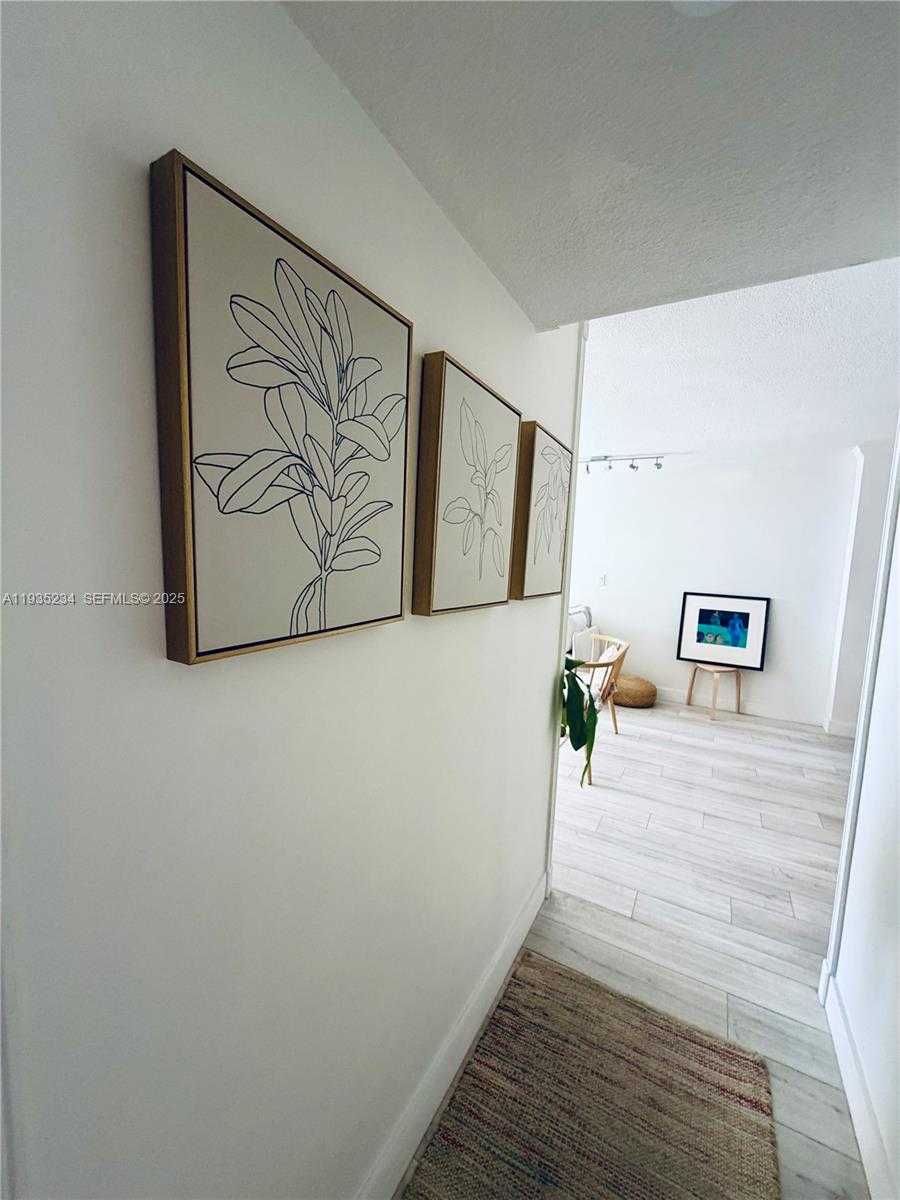 Small Image of 1450 BRICKELL BAY DR #907, Miami Number 10