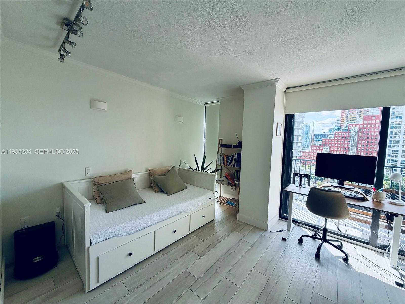 Small Image of 1450 BRICKELL BAY DR #907, Miami Number 11