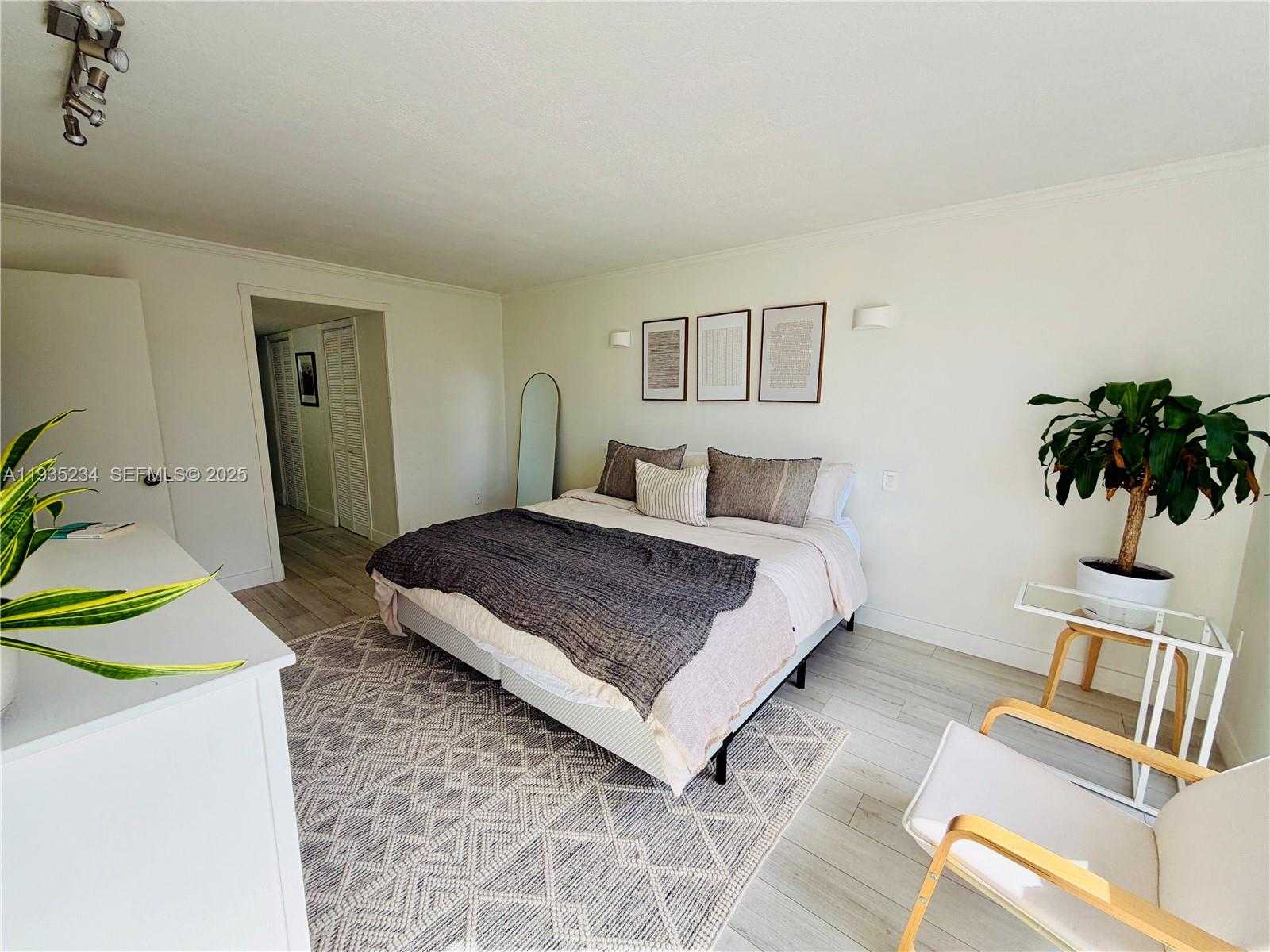 Small Image of 1450 BRICKELL BAY DR #907, Miami Number 17