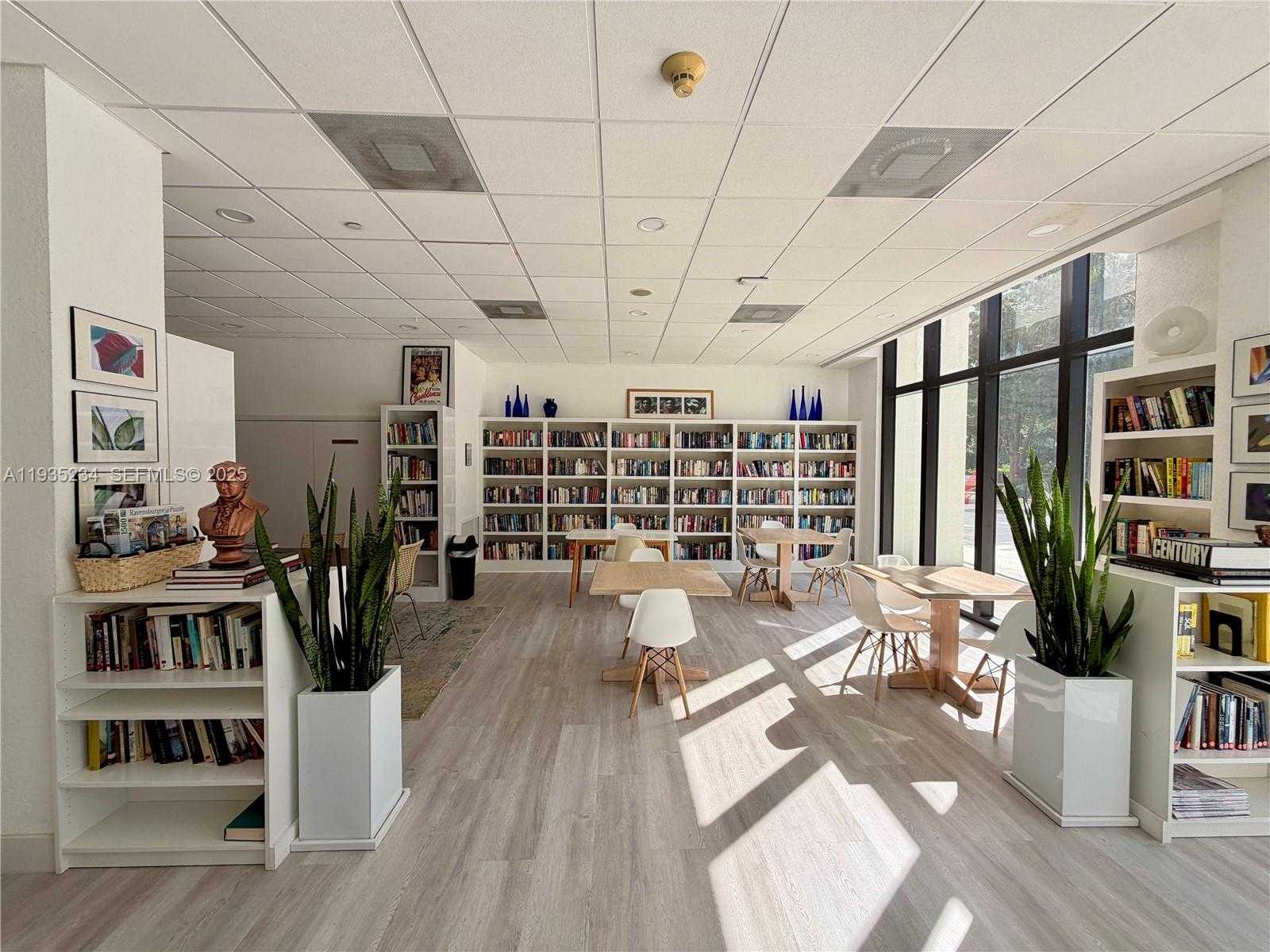 Small Image of 1450 BRICKELL BAY DR #907, Miami Number 23