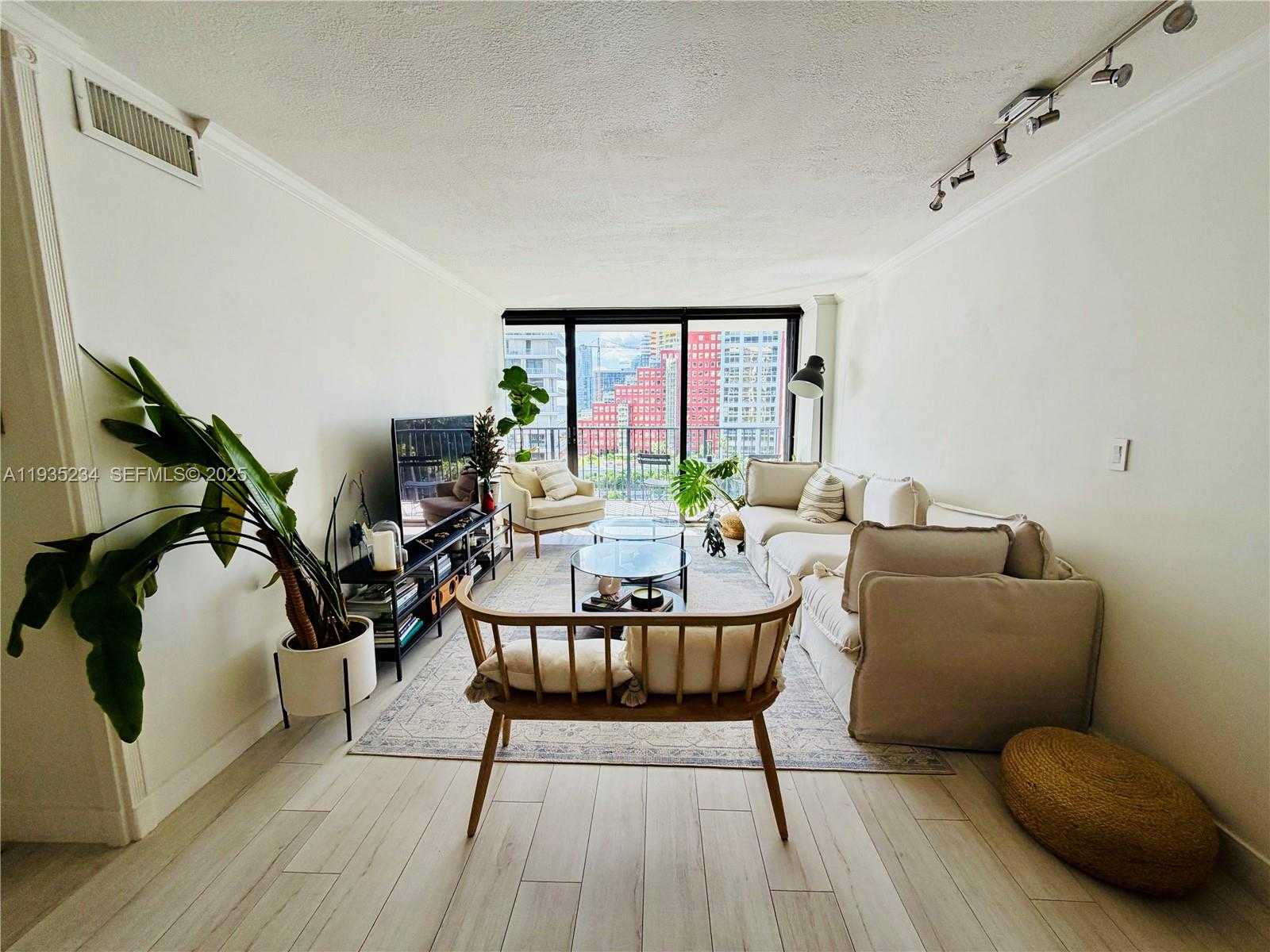 Small Image of 1450 BRICKELL BAY DR #907, Miami Number 3