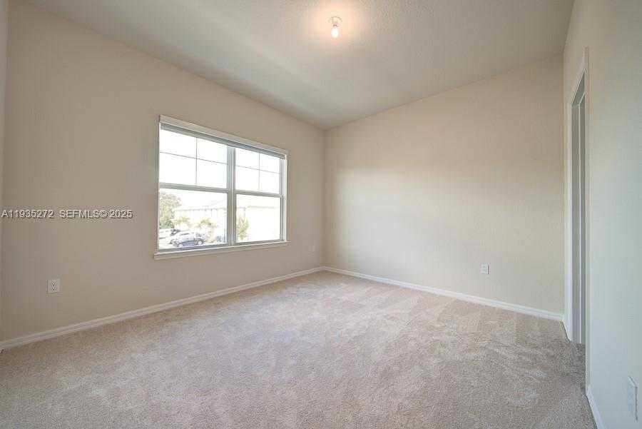 Small Image of 1023 EUCALYPTUS DR, Hollywood Number 13