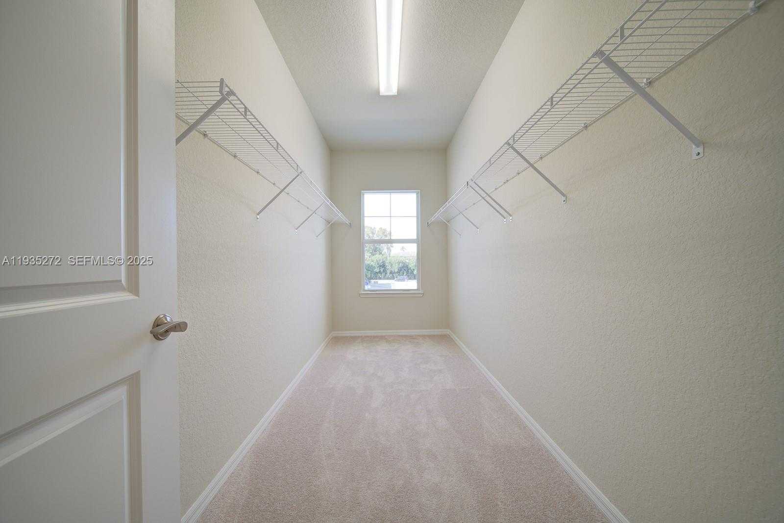 Small Image of 1023 EUCALYPTUS DR, Hollywood Number 25