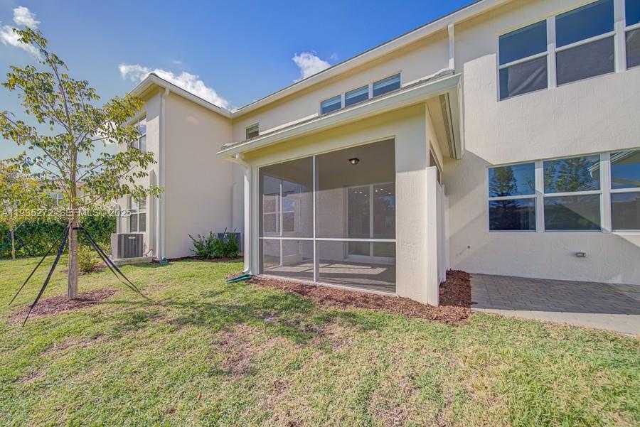 Small Image of 1023 EUCALYPTUS DR, Hollywood Number 28