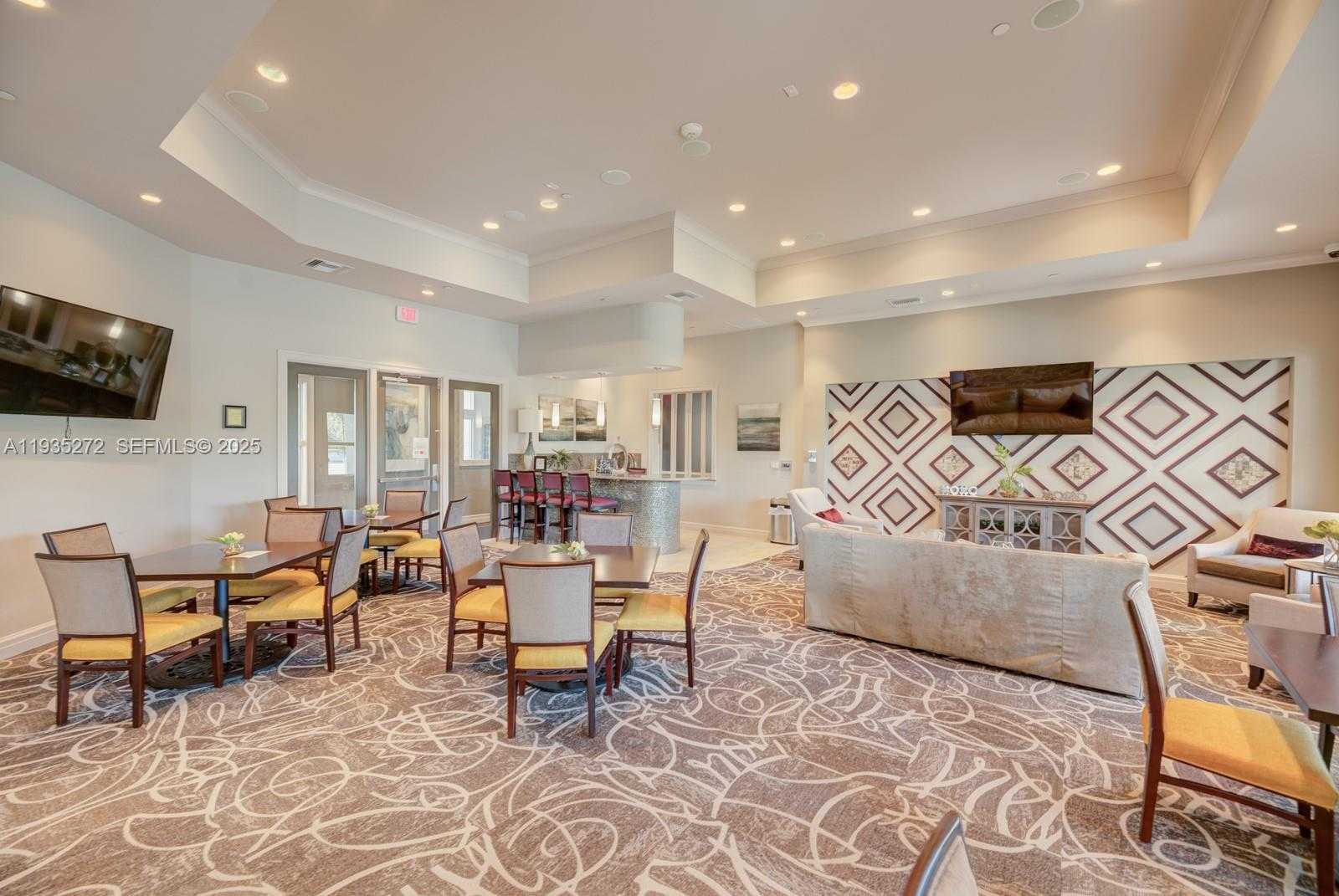 Small Image of 1023 EUCALYPTUS DR, Hollywood Number 37