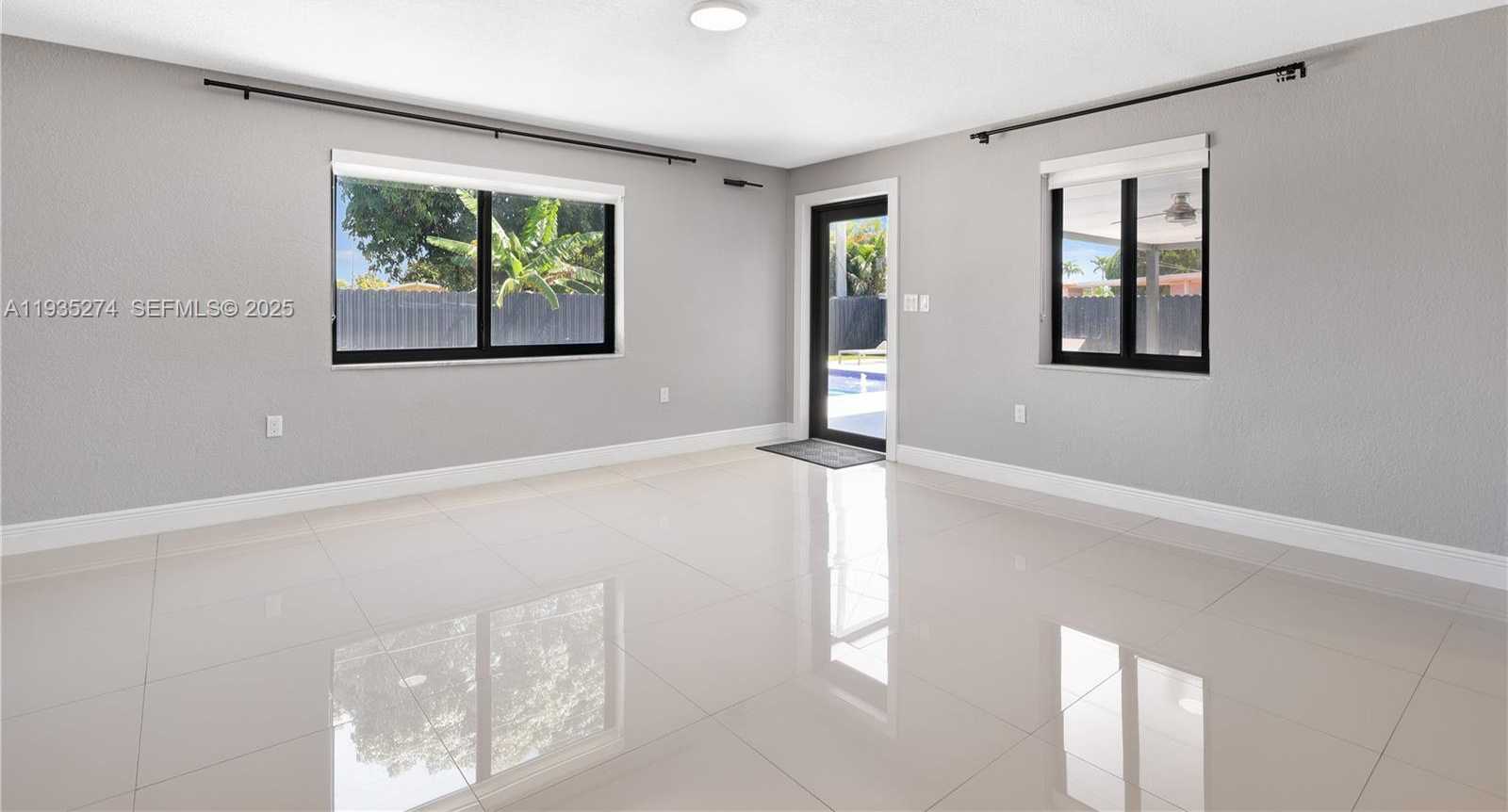 Small Image of 4165 WEST 5TH LN, Hialeah Number 13