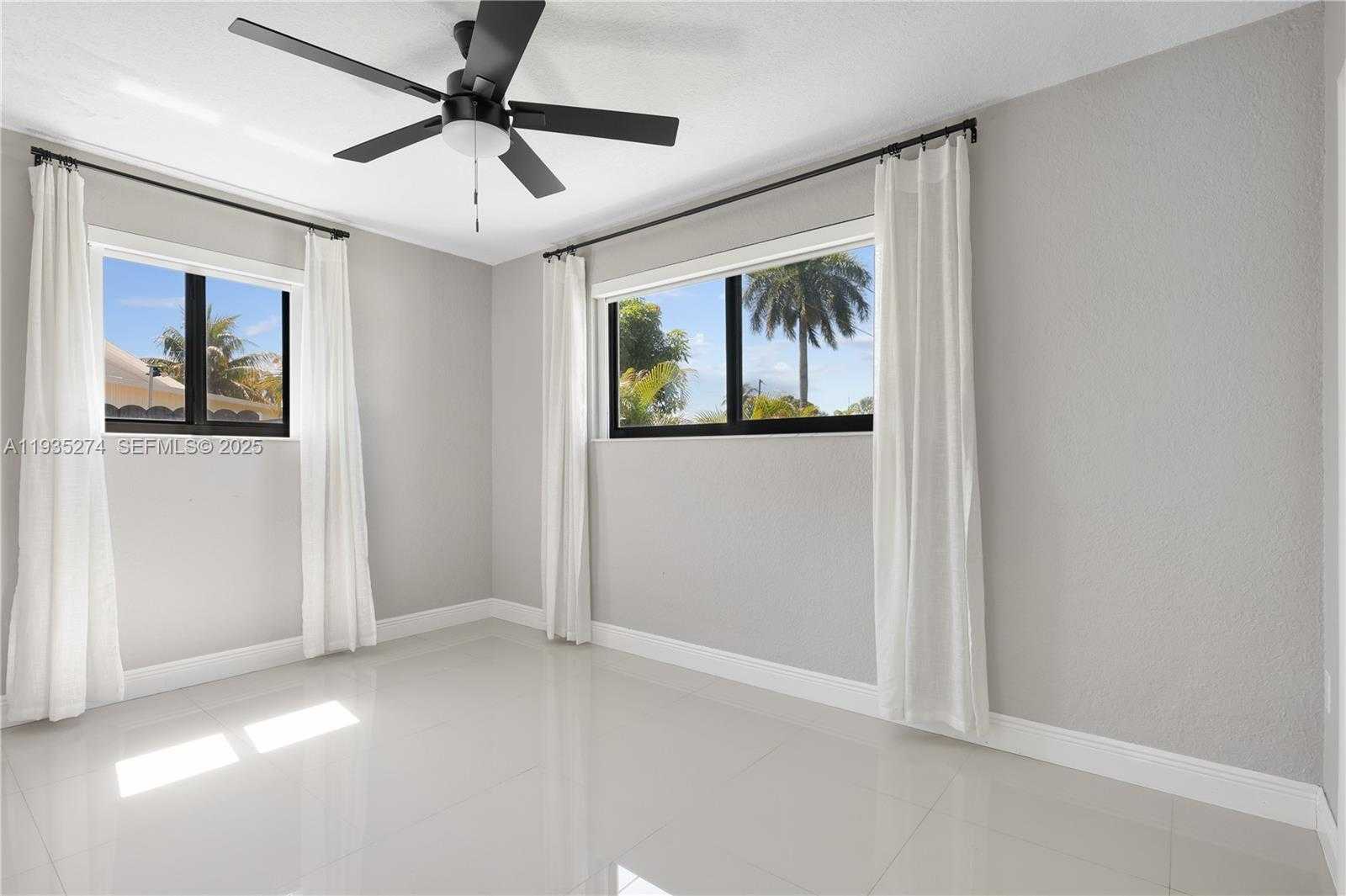 Small Image of 4165 WEST 5TH LN, Hialeah Number 16