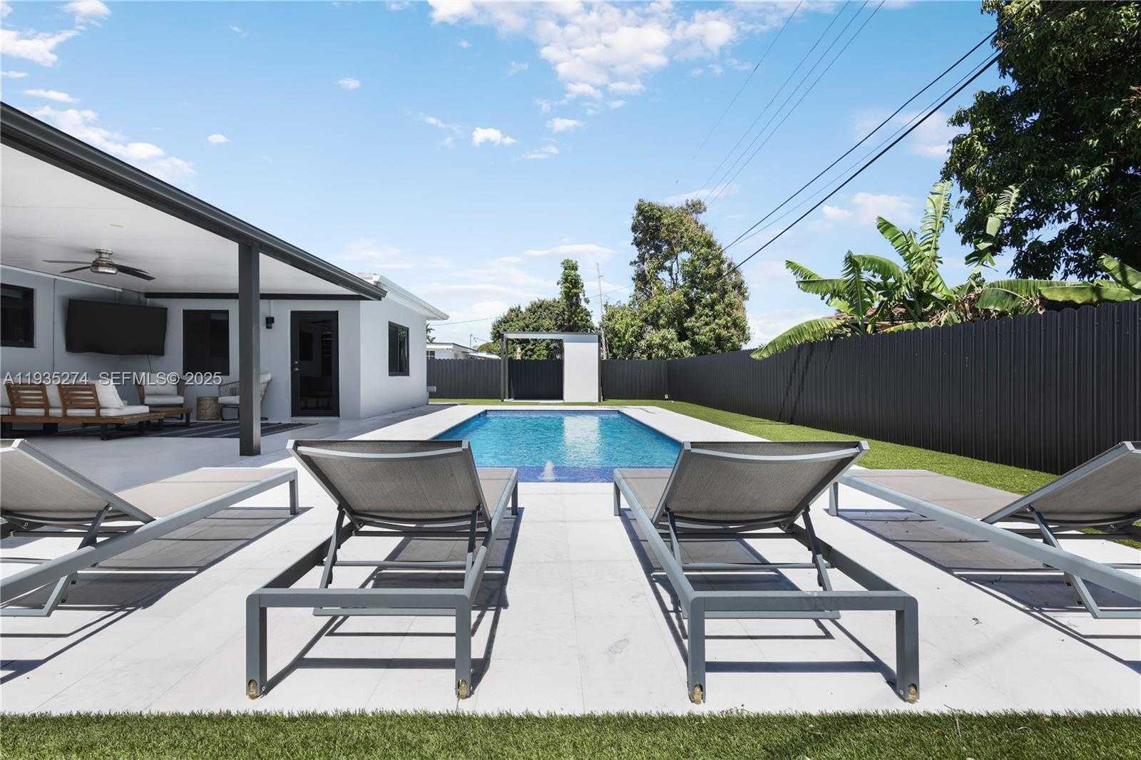 Small Image of 4165 WEST 5TH LN, Hialeah Number 28