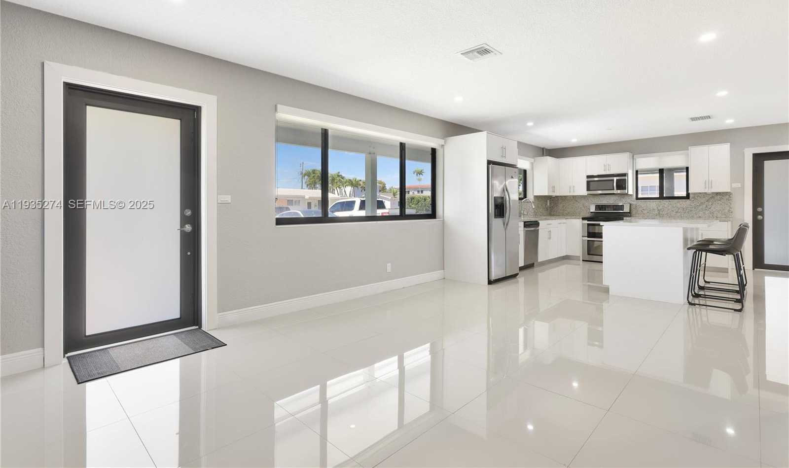 Small Image of 4165 WEST 5TH LN, Hialeah Number 3