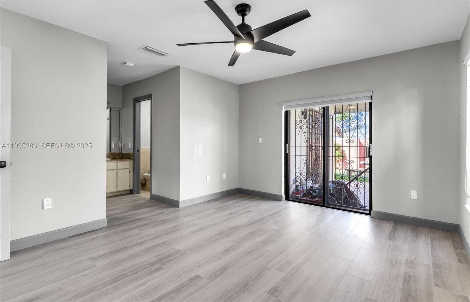 Small Image of 13755 SOUTH WEST 23RD TER, Miami Number 17