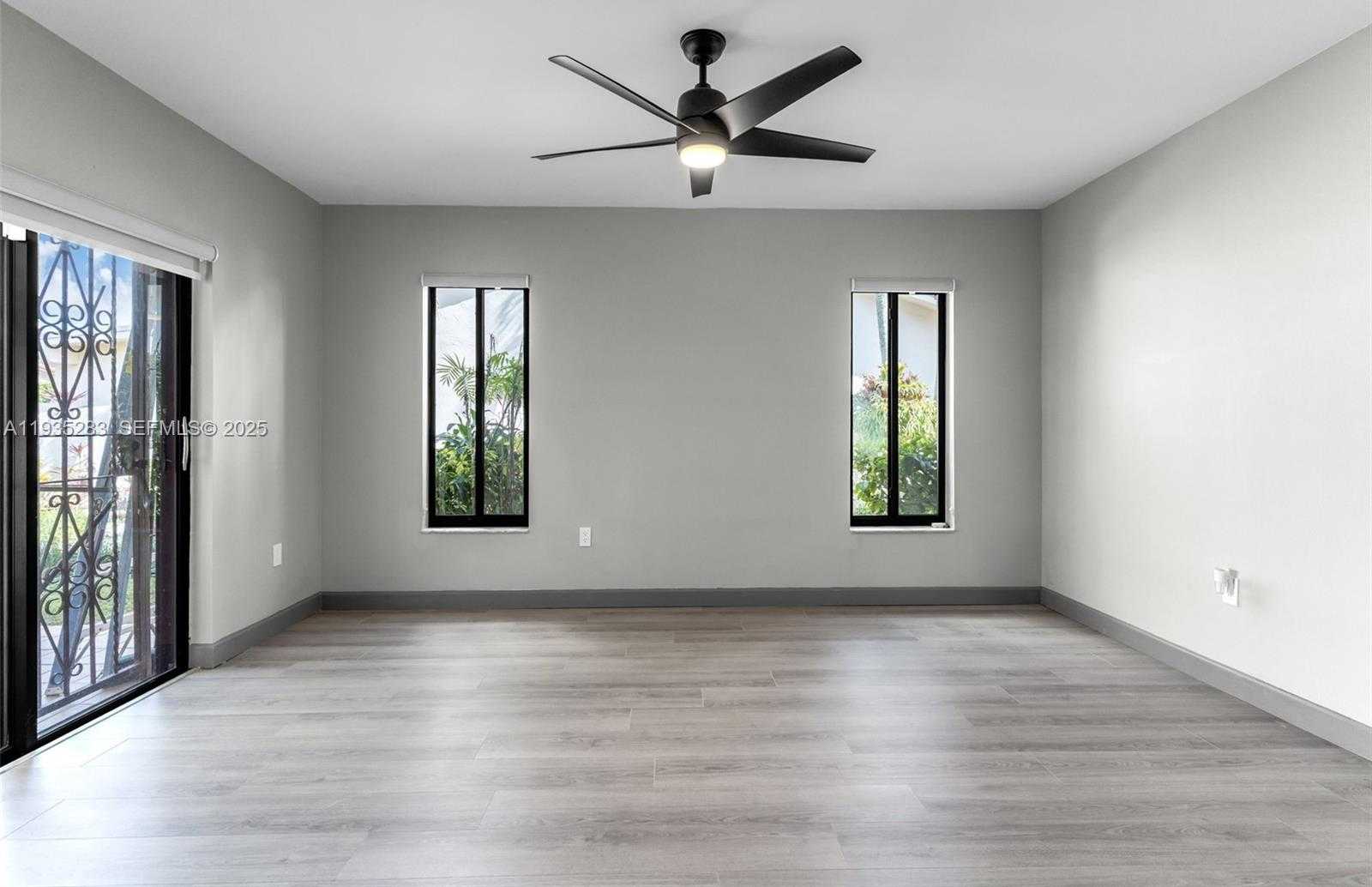 Small Image of 13755 SOUTH WEST 23RD TER, Miami Number 18