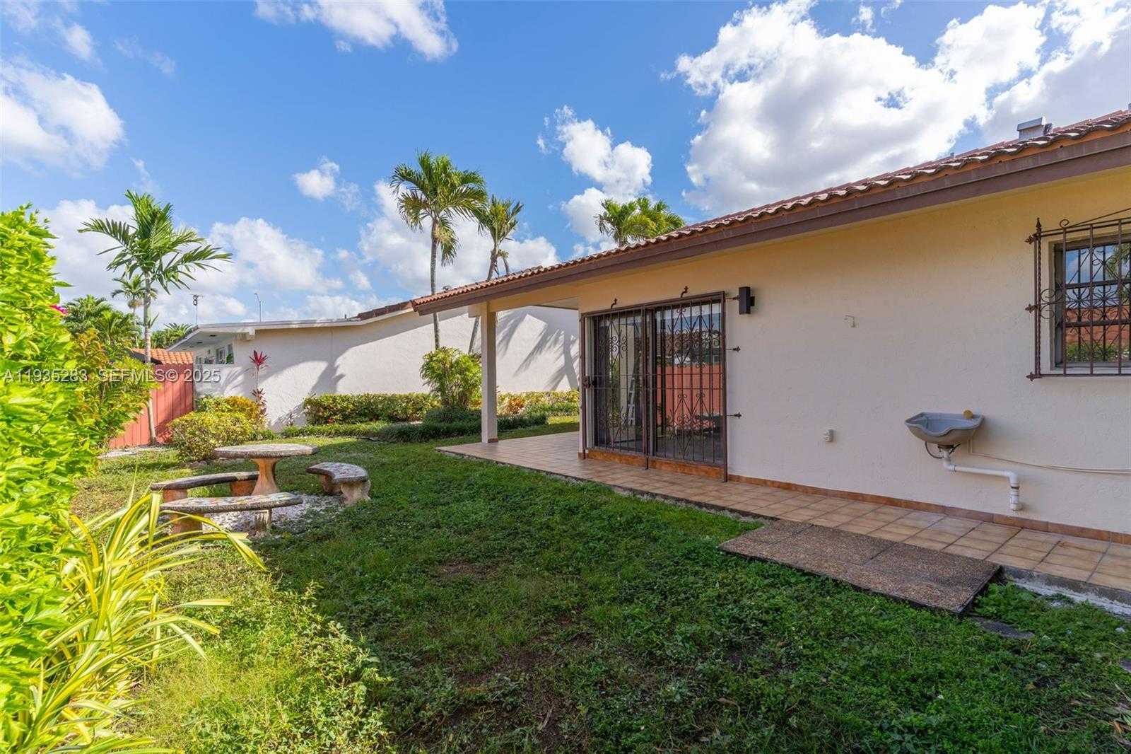 Small Image of 13755 SOUTH WEST 23RD TER, Miami Number 26