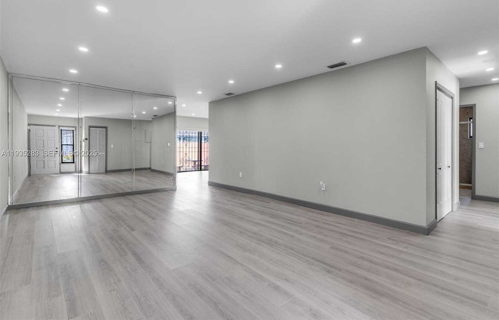 Small Image of 13755 SOUTH WEST 23RD TER, Miami Number 4