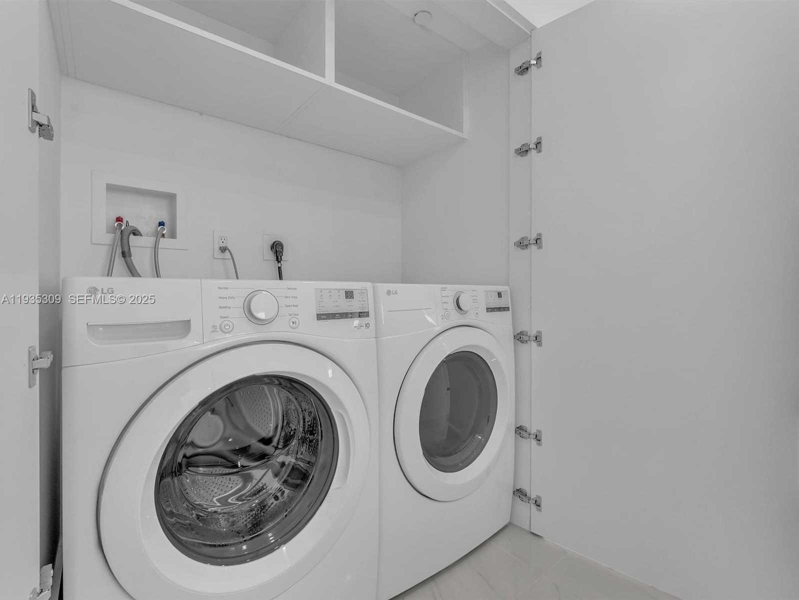 Small Image of 19707 TURNBERRY WAY #22D, Aventura Number 26