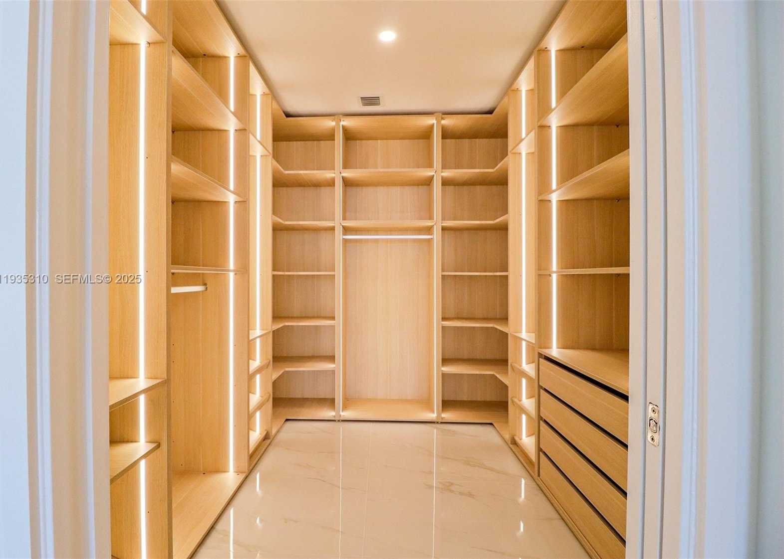 Small Image of 700 NORTH EAST 24 ST #4201, Miami Number 32