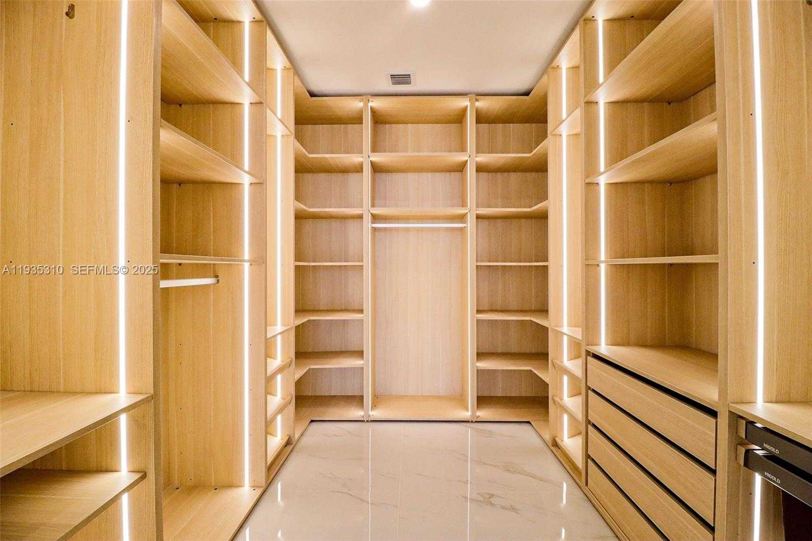 Small Image of 700 NORTH EAST 24 ST #4201, Miami Number 33