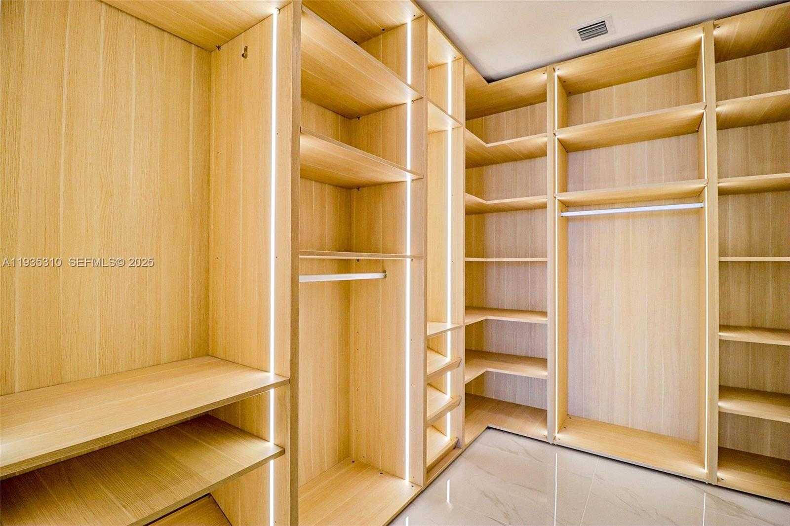 Small Image of 700 NORTH EAST 24 ST #4201, Miami Number 34