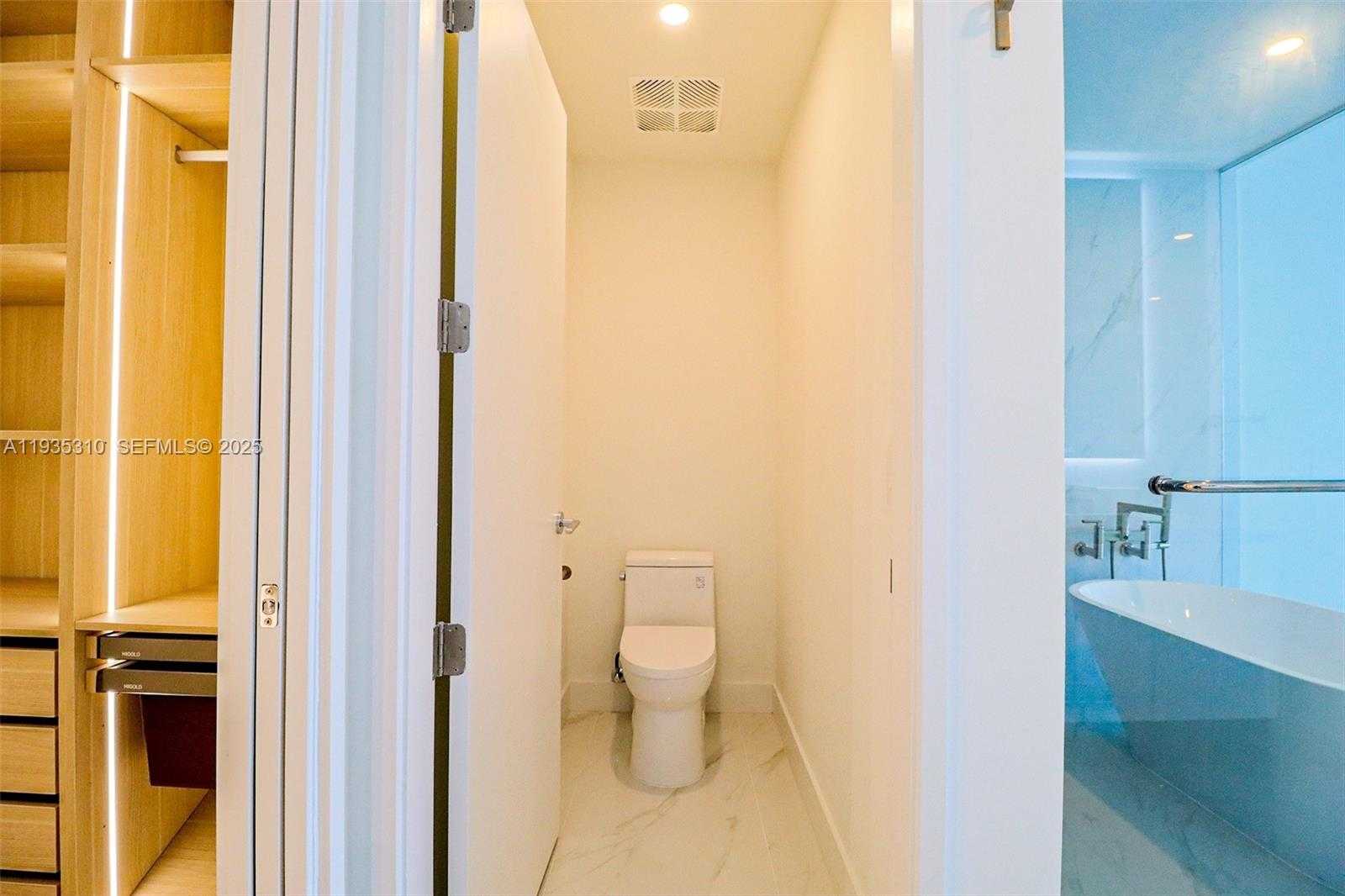 Small Image of 700 NORTH EAST 24 ST #4201, Miami Number 36