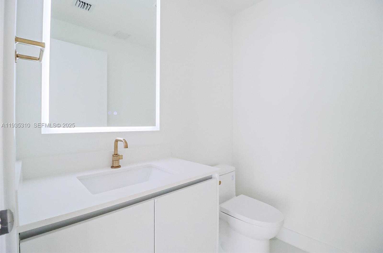 Small Image of 700 NORTH EAST 24 ST #4201, Miami Number 41