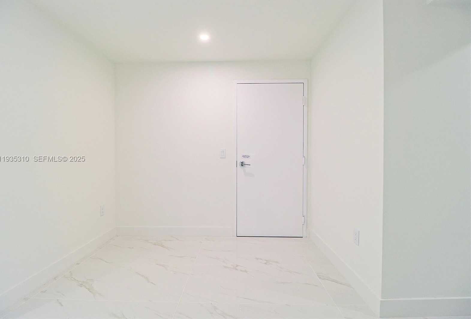 Small Image of 700 NORTH EAST 24 ST #4201, Miami Number 52