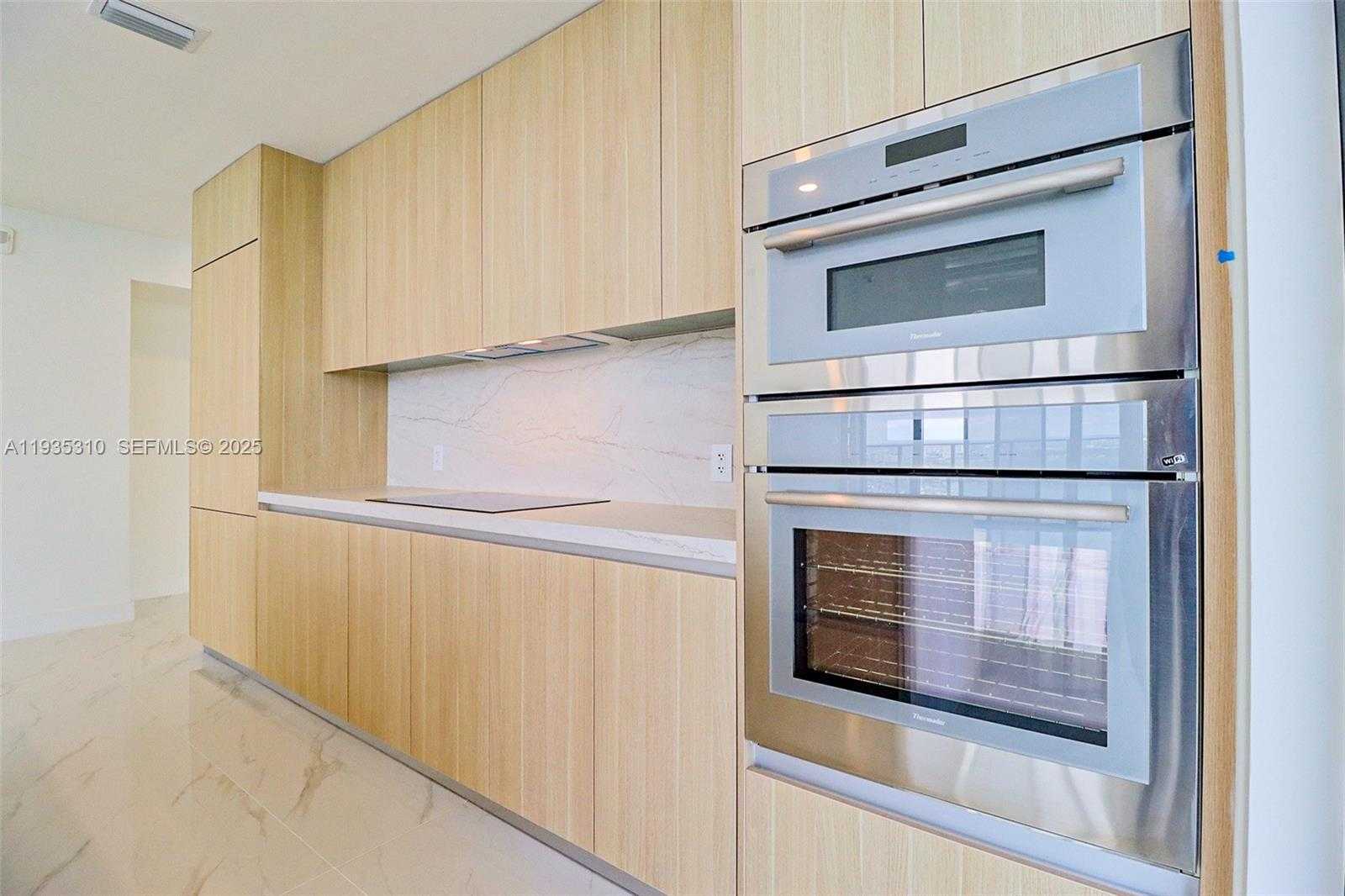 Small Image of 700 NORTH EAST 24 ST #4201, Miami Number 7