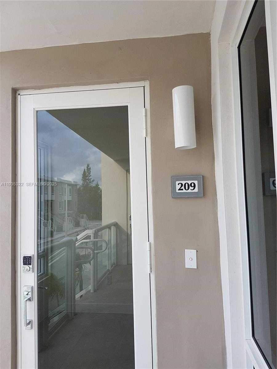 Small Image of 10245 NORTH WEST 63RD TER #209, Doral Number 24