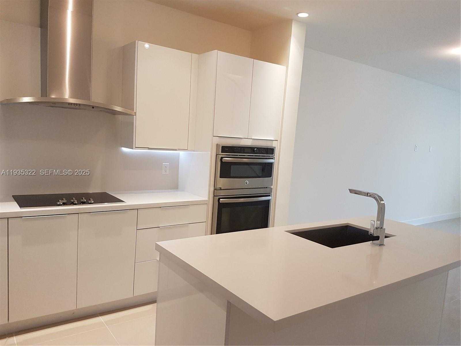 Small Image of 10245 NORTH WEST 63RD TER #209, Doral Number 9