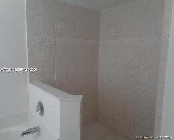 Small Image of 3013 WOODLANDS DR #3013, Margate Number 15