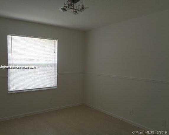 Small Image of 3013 WOODLANDS DR #3013, Margate Number 17