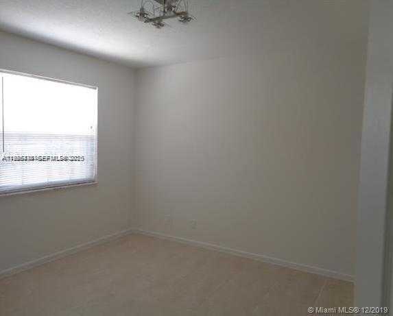 Small Image of 3013 WOODLANDS DR #3013, Margate Number 18