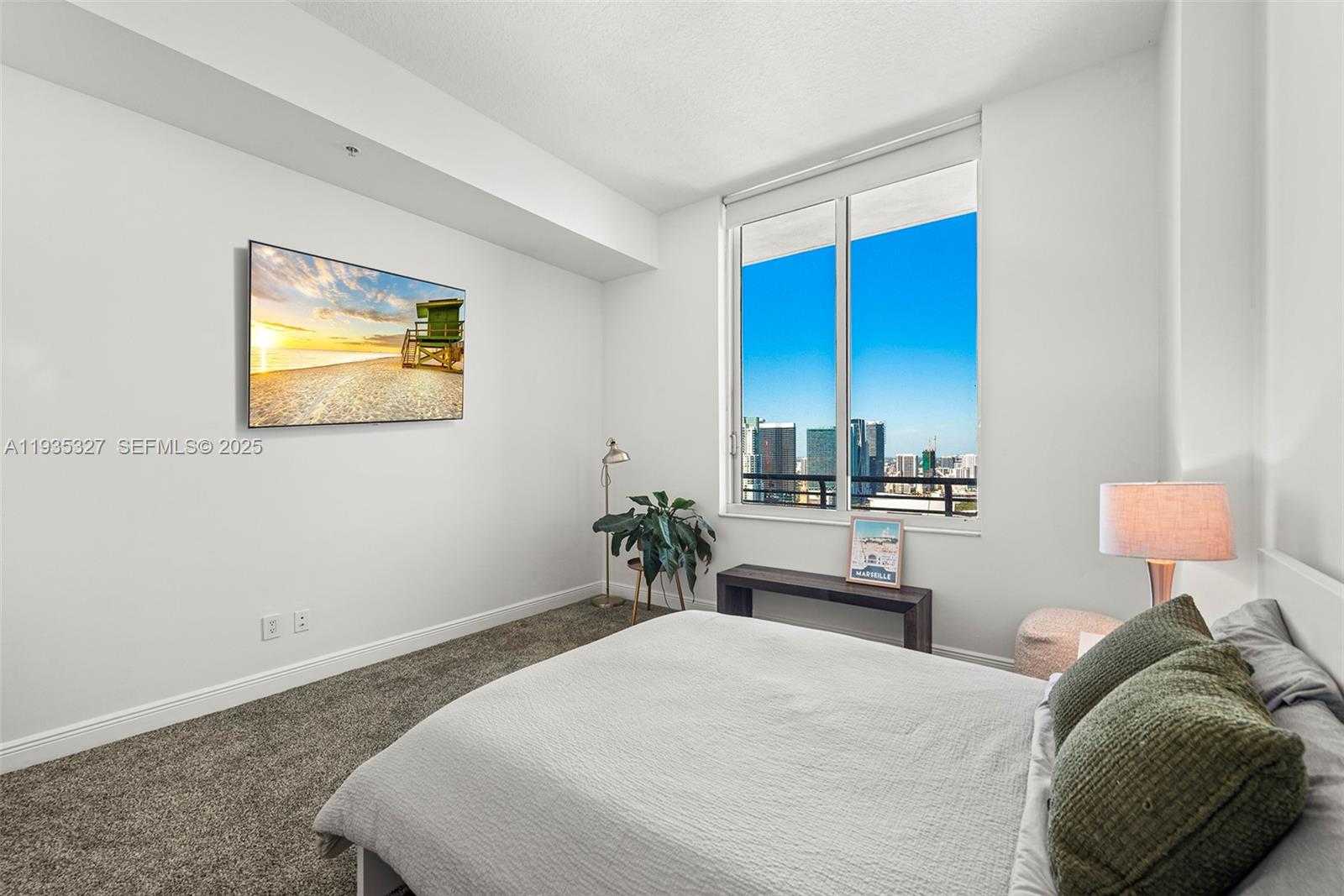 Small Image of 335 Biscayne Blvd, Miami, FL 33132, USA Number 11