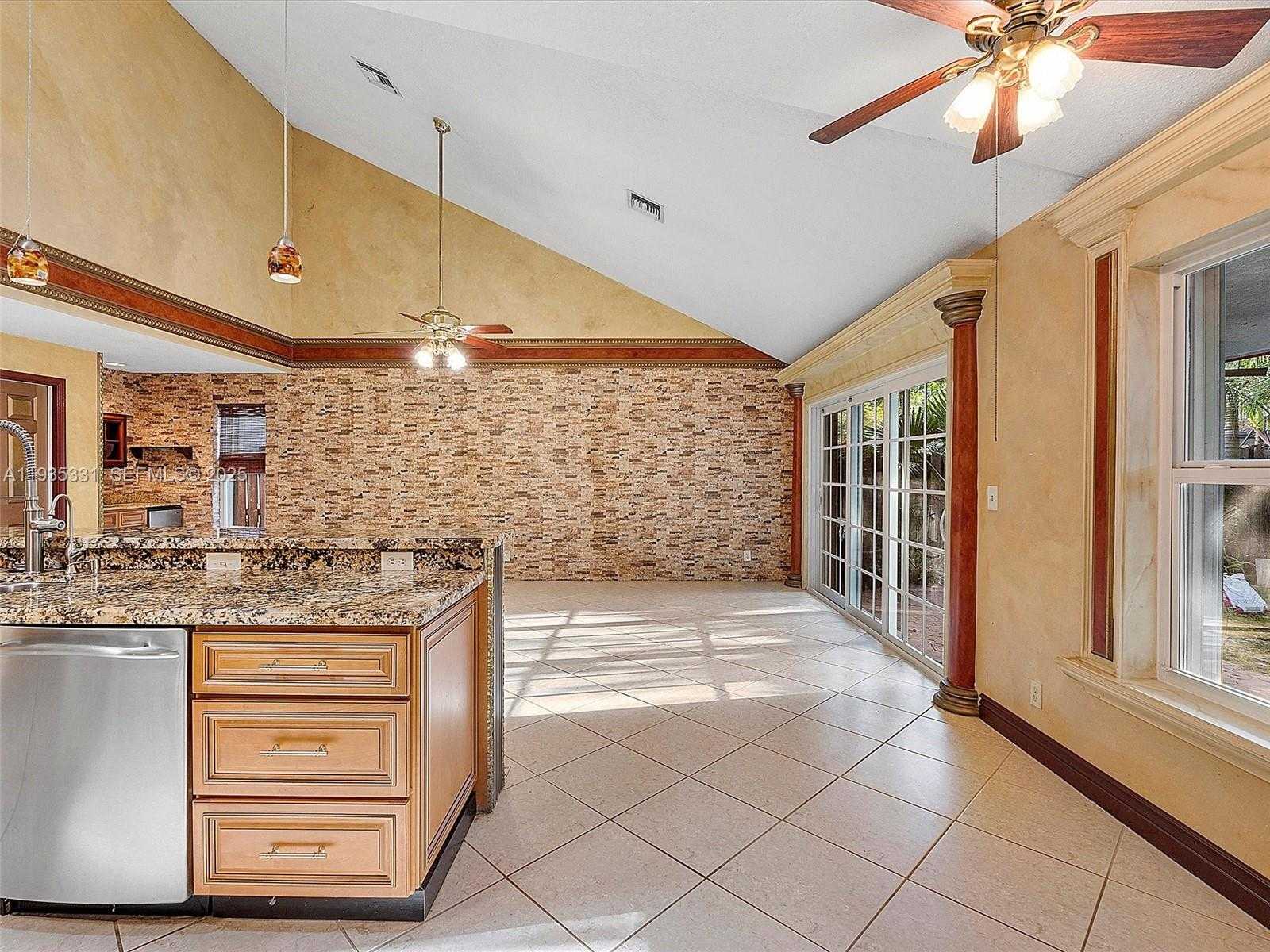 Small Image of 931 SOUTH WEST 150TH AVE, Sunrise Number 30