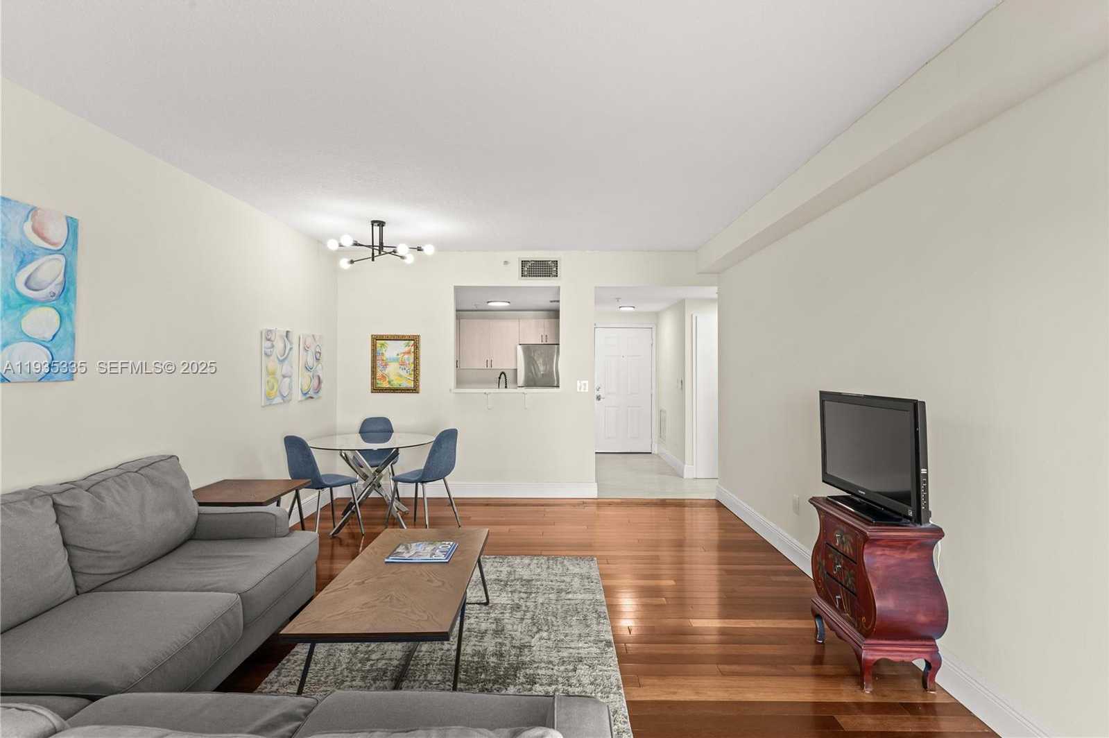 Small Image of 50 MENORES AVE #522, Coral Gables Number 2