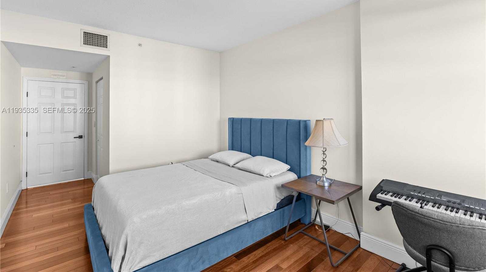 Small Image of 50 MENORES AVE #522, Coral Gables Number 5