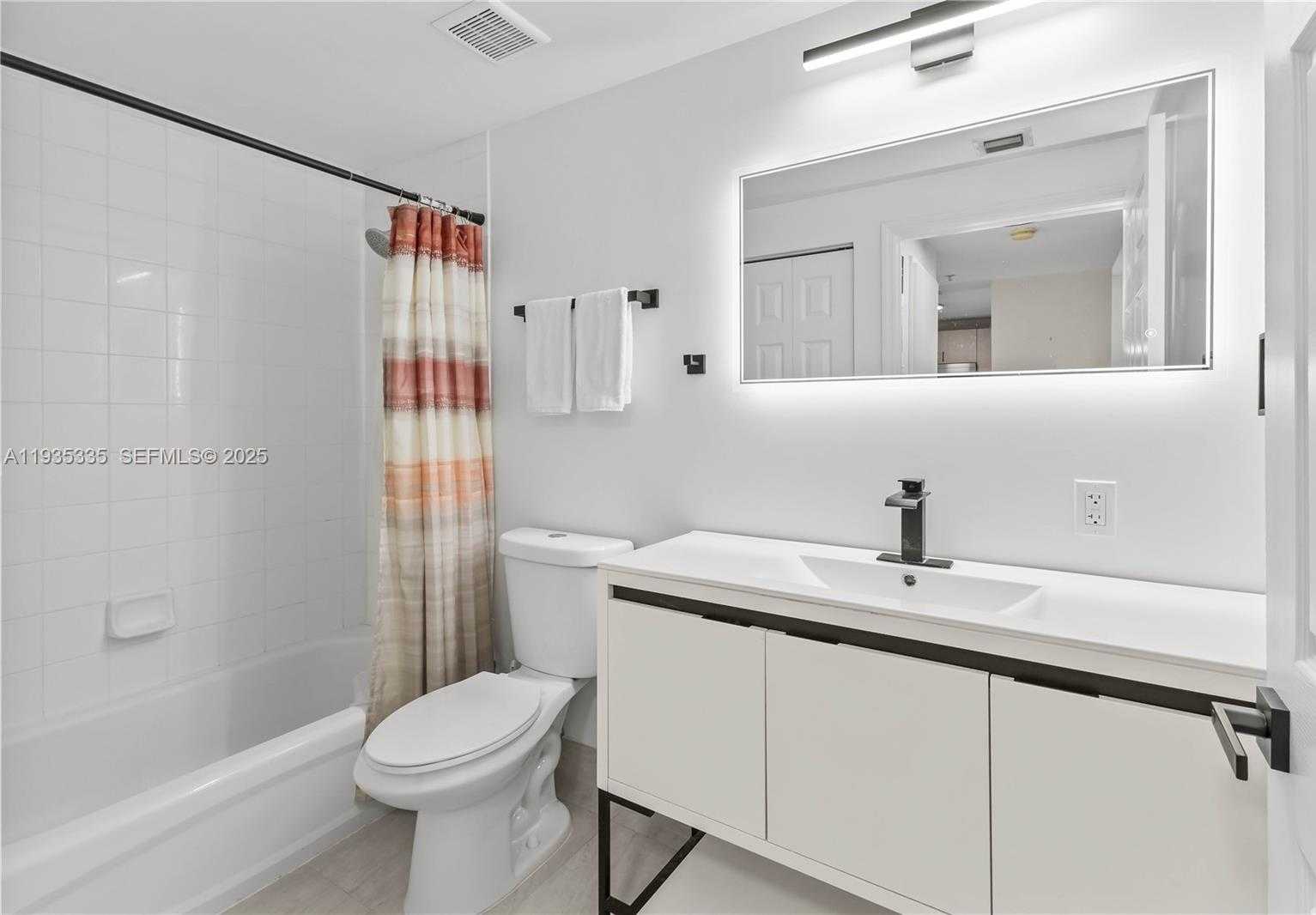 Small Image of 50 MENORES AVE #522, Coral Gables Number 7