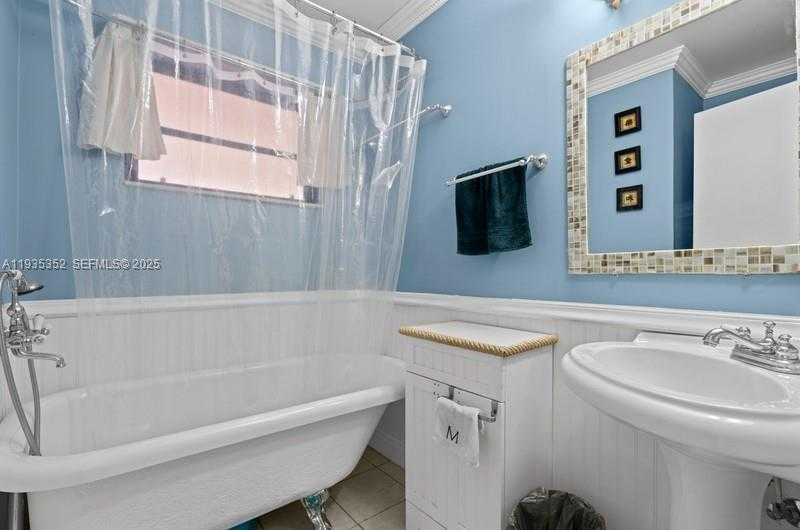 Small Image of 7880 NORTH WEST 11TH ST, Pembroke Pines Number 23