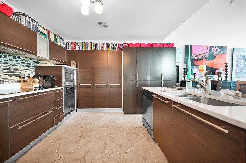 Small Image of 1900 NORTH BAYSHORE DR #5103, Miami Number 11