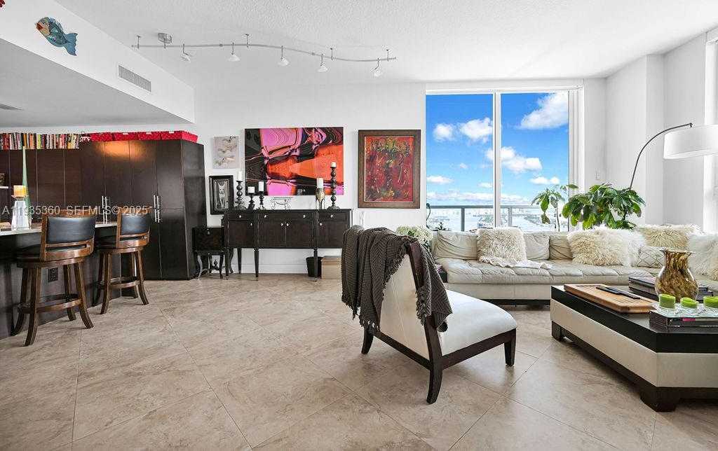 Small Image of 1900 NORTH BAYSHORE DR #5103, Miami Number 4