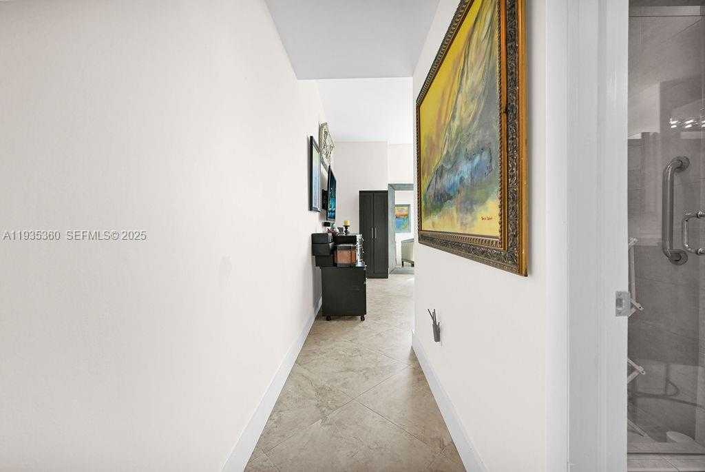 Small Image of 1900 NORTH BAYSHORE DR #5103, Miami Number 65