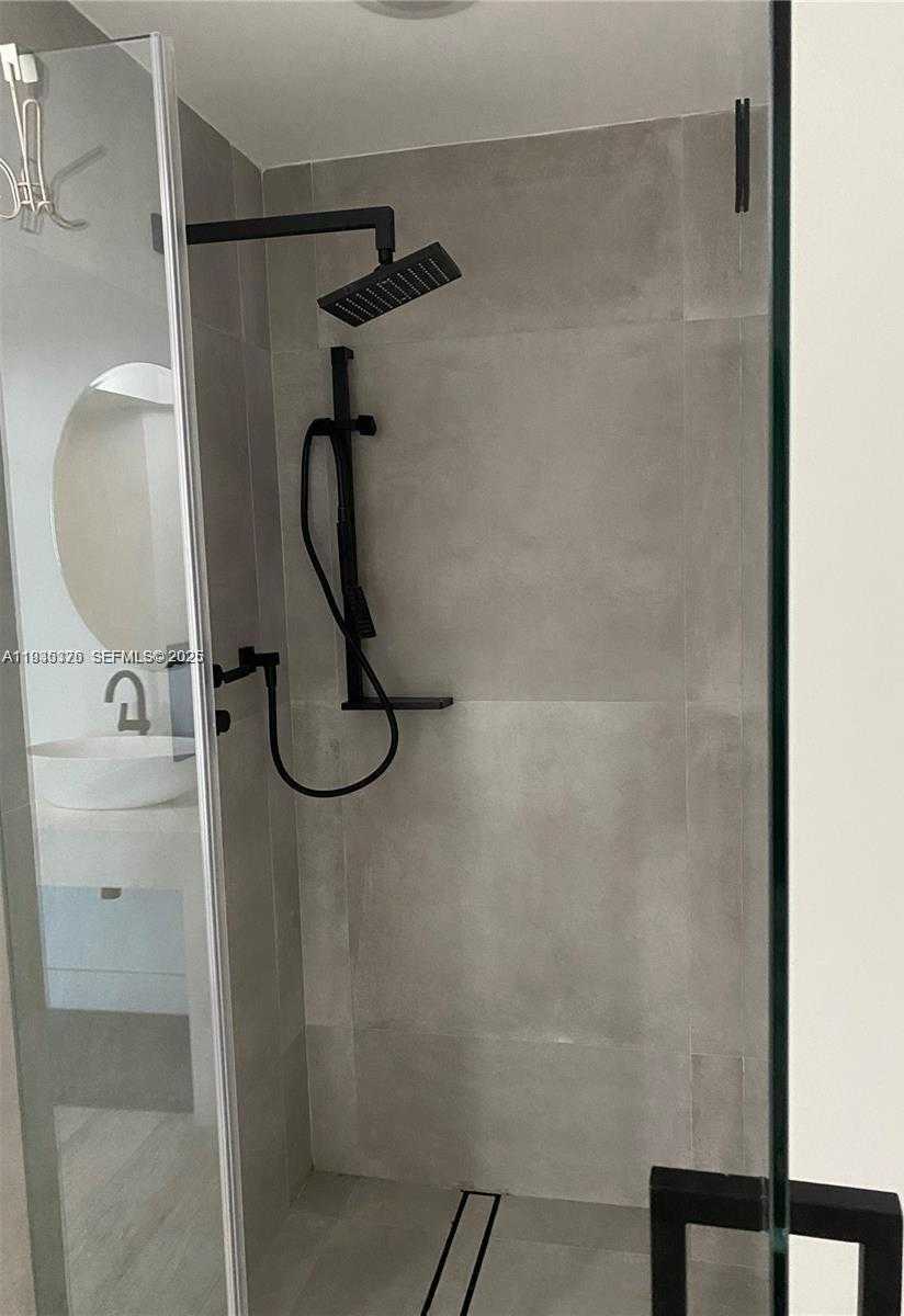 Small Image of 4779 COLLINS AVE #3606, Miami Beach Number 17