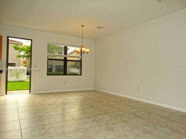 Small Image of 754 NORTH EAST 191ST TER, Miami Number 12