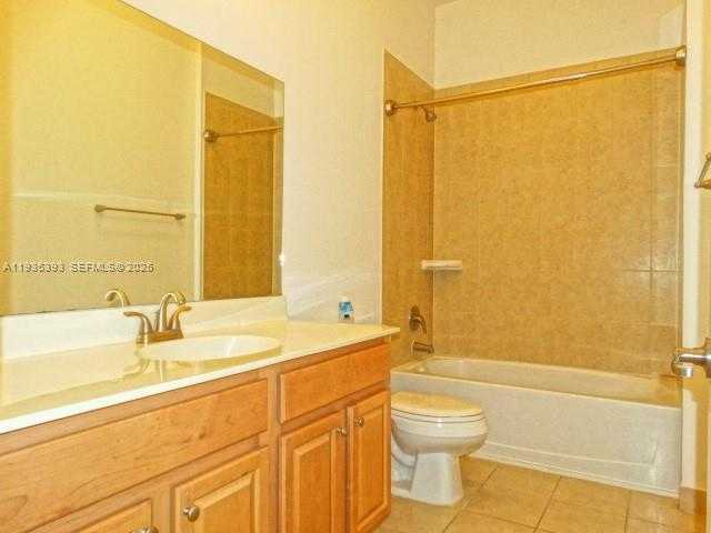 Small Image of 754 NORTH EAST 191ST TER, Miami Number 16