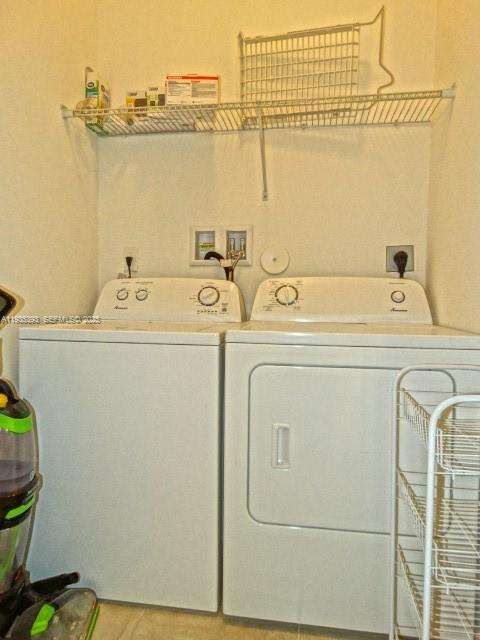 Small Image of 754 NORTH EAST 191ST TER, Miami Number 17