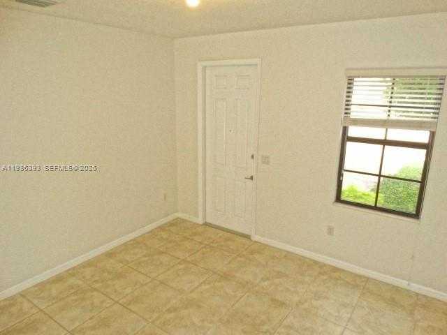 Small Image of 754 NORTH EAST 191ST TER, Miami Number 24