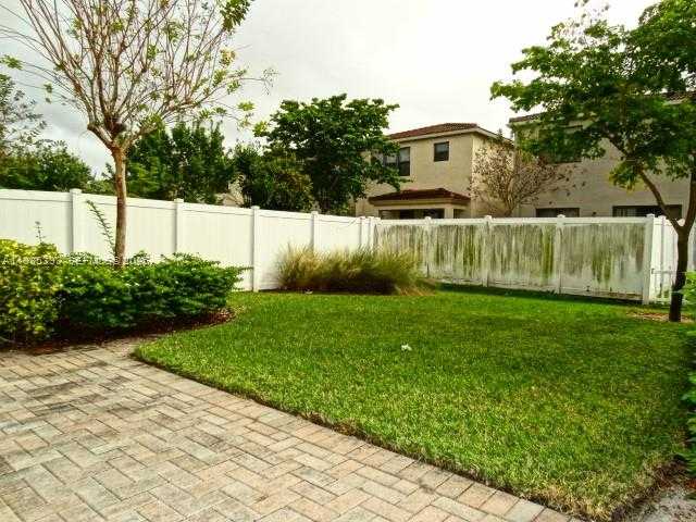 Small Image of 754 NORTH EAST 191ST TER, Miami Number 7