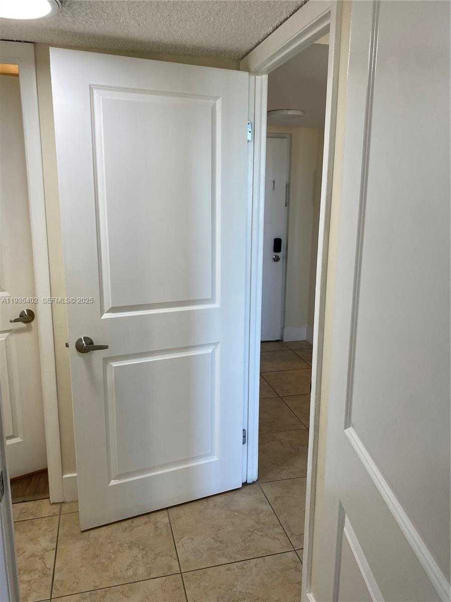 Small Image of 8120 GENEVA CT #554, Doral Number 29